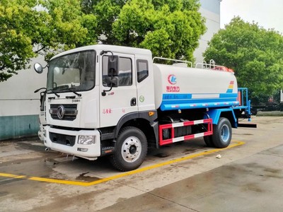 東風(fēng)多利卡D9型13方灑水抑塵車 城市環(huán)境與應(yīng)急搶險(xiǎn)的多面手